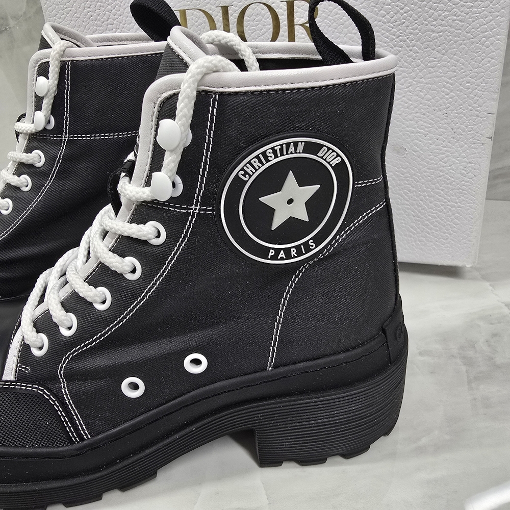 Dior Sneakers - Picture 4 of 13